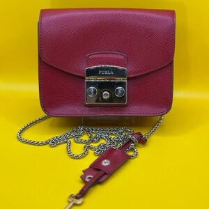 Furla Red Leather Crossbody Bag.EUC❗️with Key.